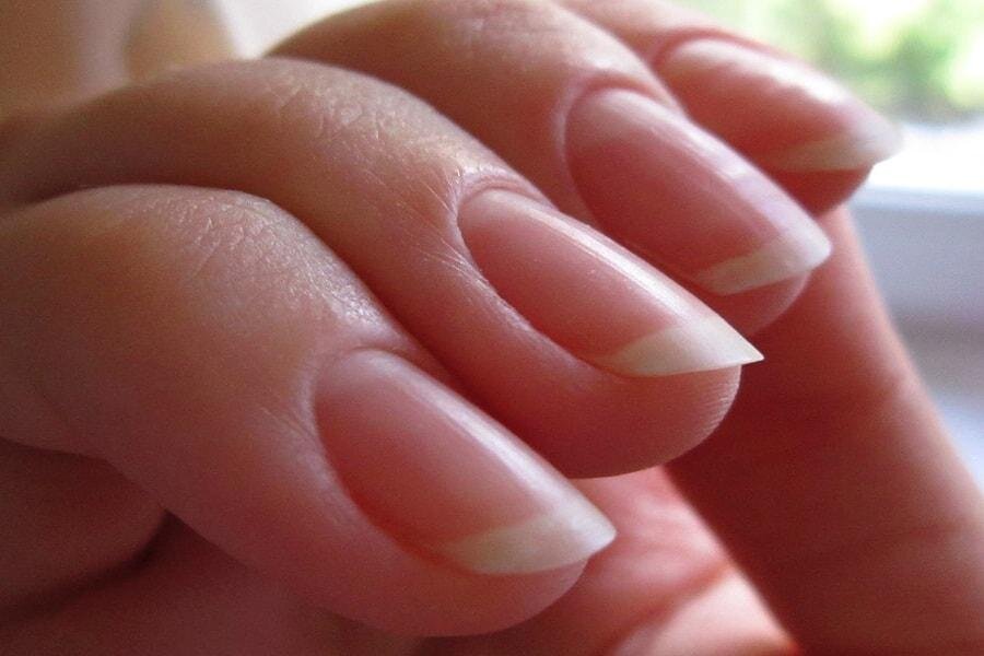 Так же отдых ногтям не нужен при условии, что покрытие и снятие выполнены правильно, с соблюдением технологии и без нанесения вреда ногтевой пластине.