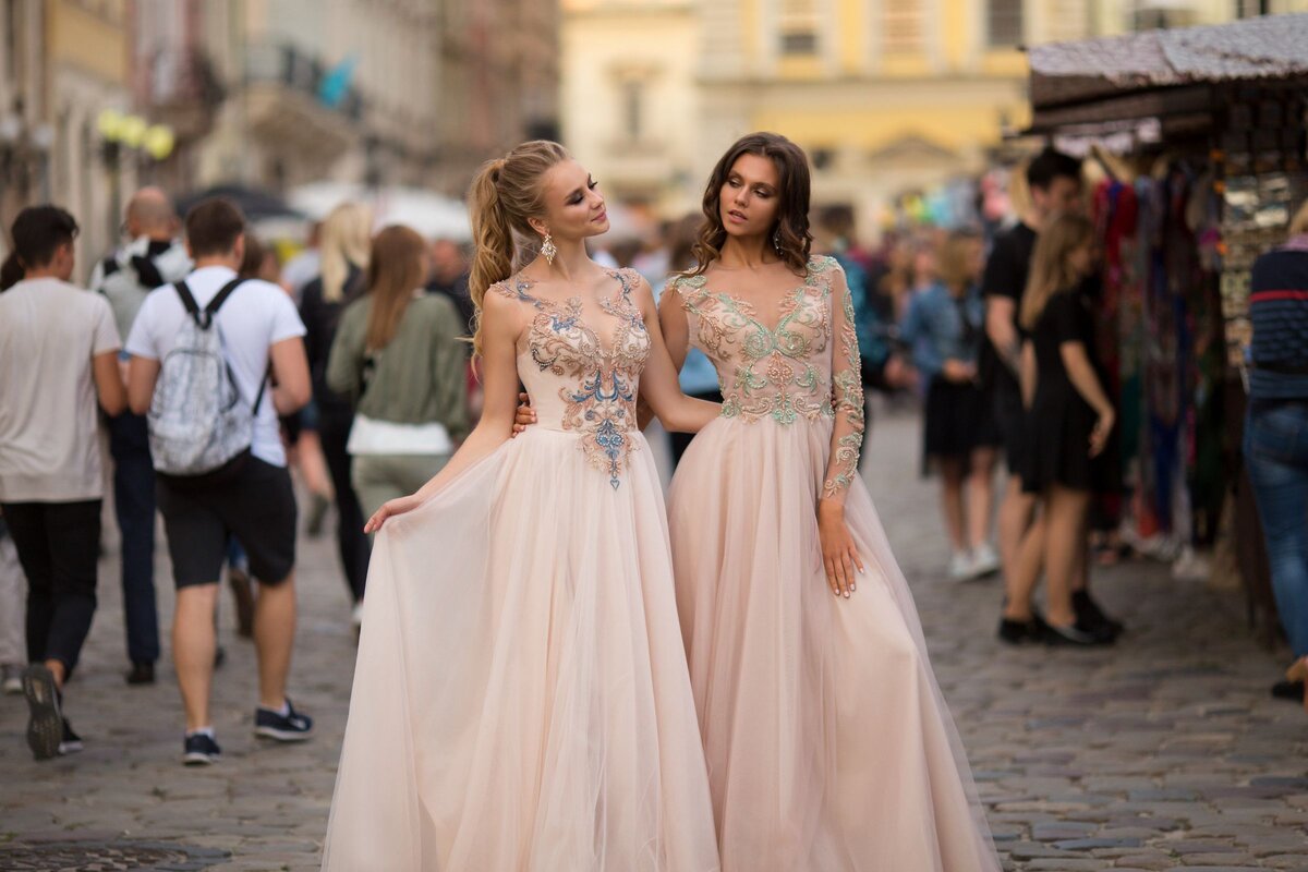 Выпускница голая 