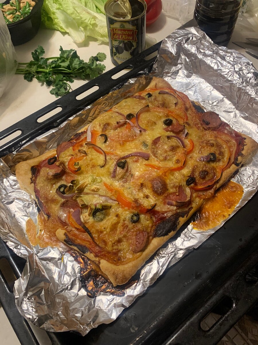 Первая пицца с этим сыром:)