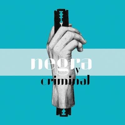 Подкаст Negra y criminal это детективные истории, озвученные профессиональными актерами.Источник: @NegraYCriminalPodiumPodcast 