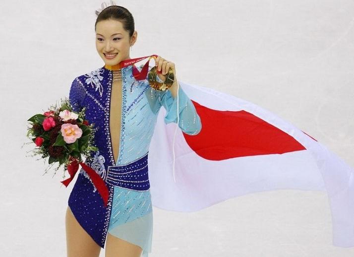Сидзука-первая в истории японская олимпийская чемпионка.Турин-2006