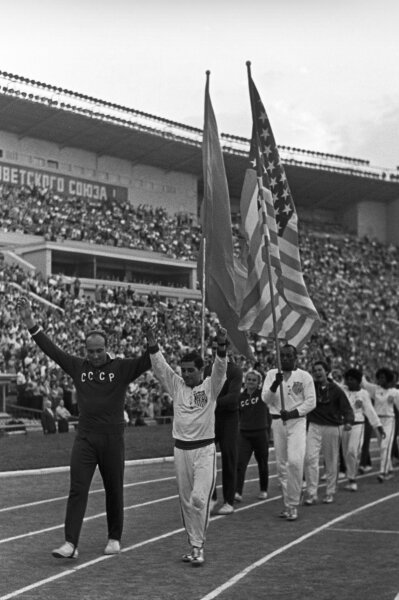 28 июля, 1958  года в «Лужниках» на московском стадионе имени Ленина завершился матч легкоатлетов Советского Союза и США, вызвавший огромный интерес в мире