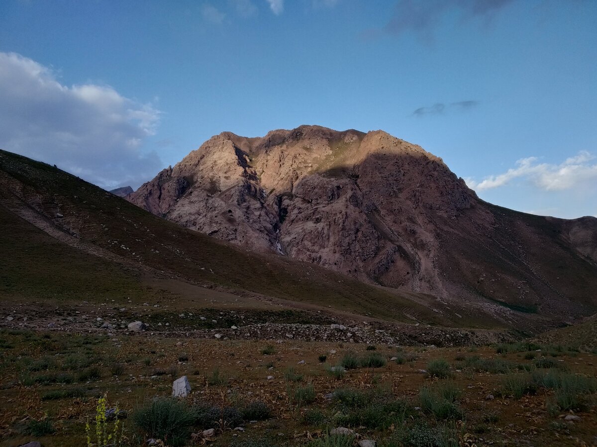 Появились первые лучи солнышка.