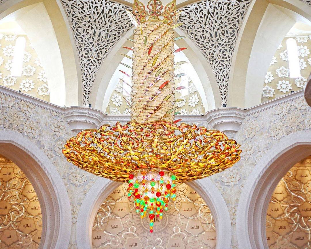 Фото из открытых источников. Люстра из Мечети шейха Зайда в Абу-Даби