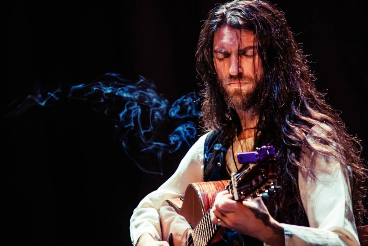 Как уличный музыкант и наш бывший соотечественник Estas Tonne покорил весь  мир. | Frantic Rock | Дзен