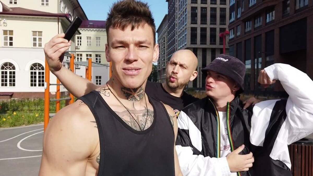 Данил Прытков с друзьями. Фото @niletto_official.