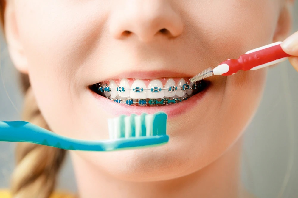 справа-стоматологический ёршик для зубов