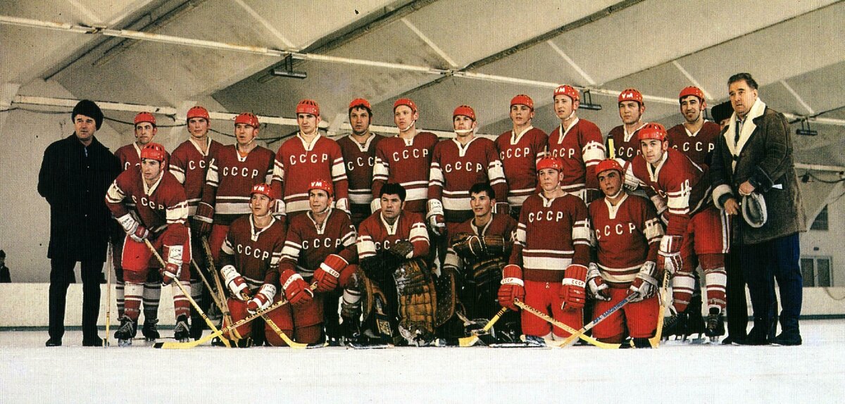 красная машина