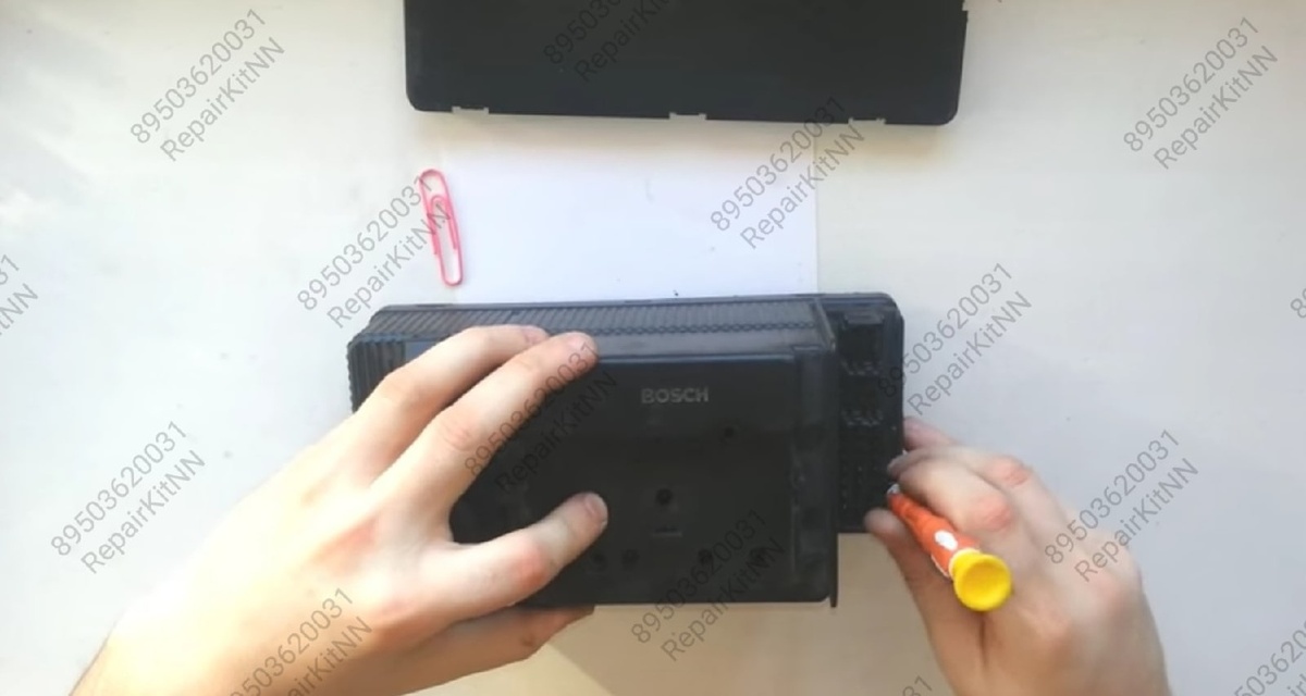 Замена моторчика вакуумного насоса центрального замка Mercedes W140