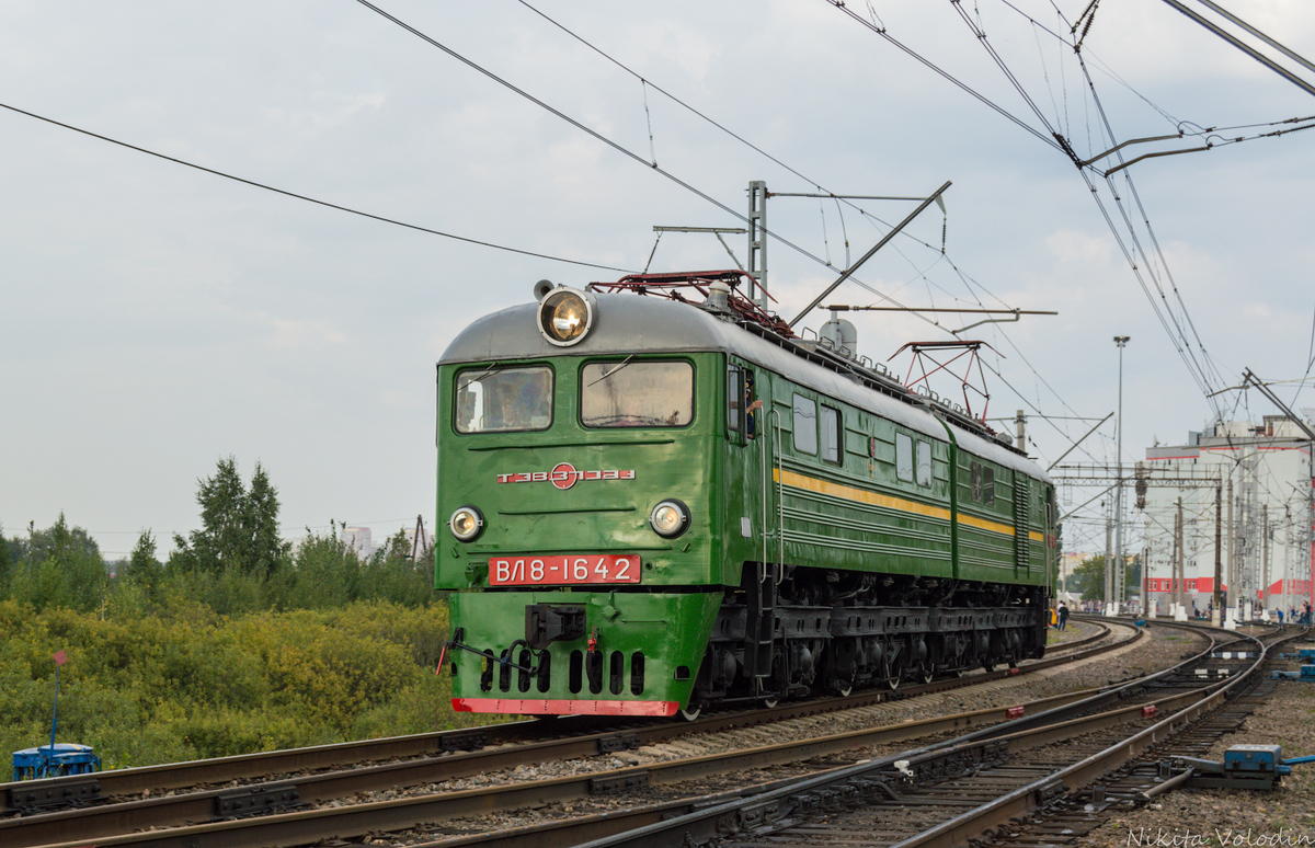 ВЛ8-1642.  ВНИИЖТ в Щербинке. Автор  Nikitka33.  Trainpix.org.