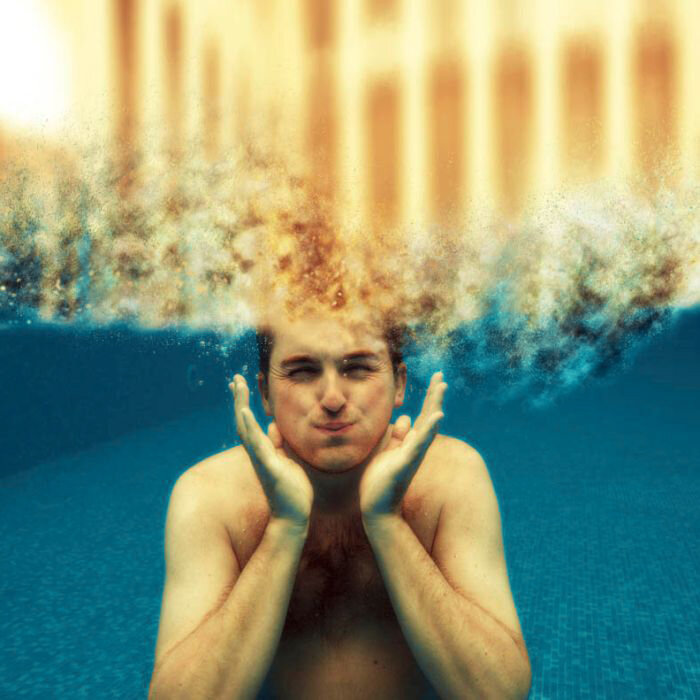 дышать под водой. любовь в воде. фотосессия в воде. девушка под водой. дыхание под водой.