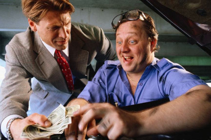 Ваша откровенность о том, что вы «ничего не понимаете» может поднять стоимость ремонта в разы.