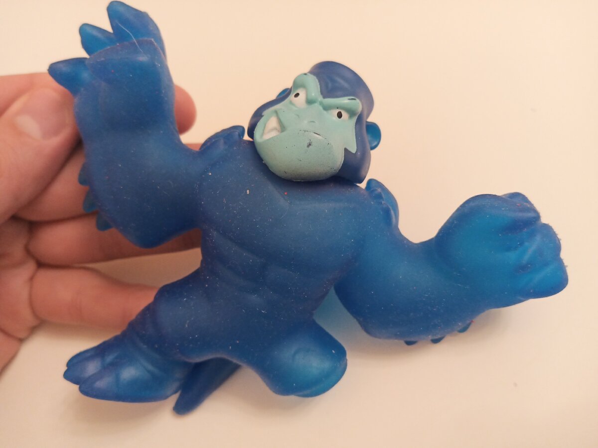 У прошлой тянучки оторвалась нога. Фото автора.