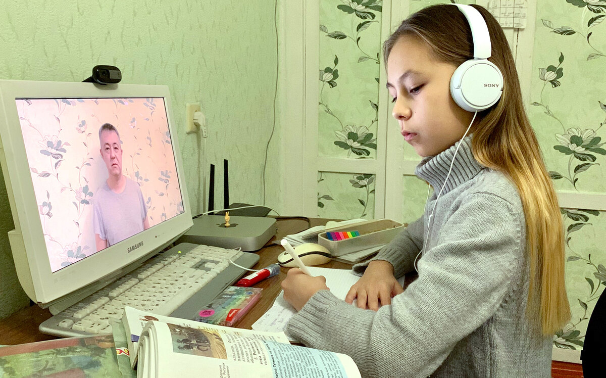 дистант фото. дистанционка в школе. школьник дома. дистант 52. иркутский дистант.
