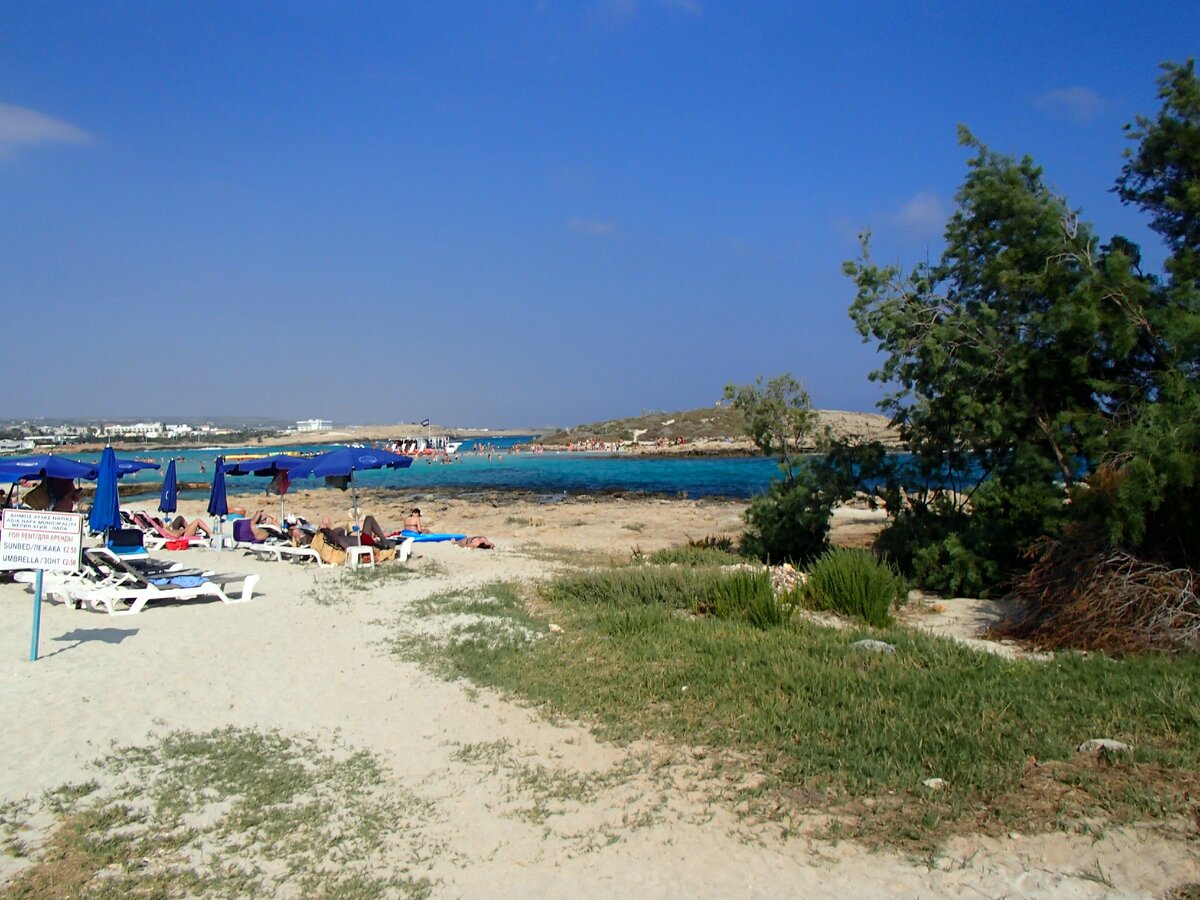 Пляж Нисси Бич в Айя-Напе (Кипр): отели рядом