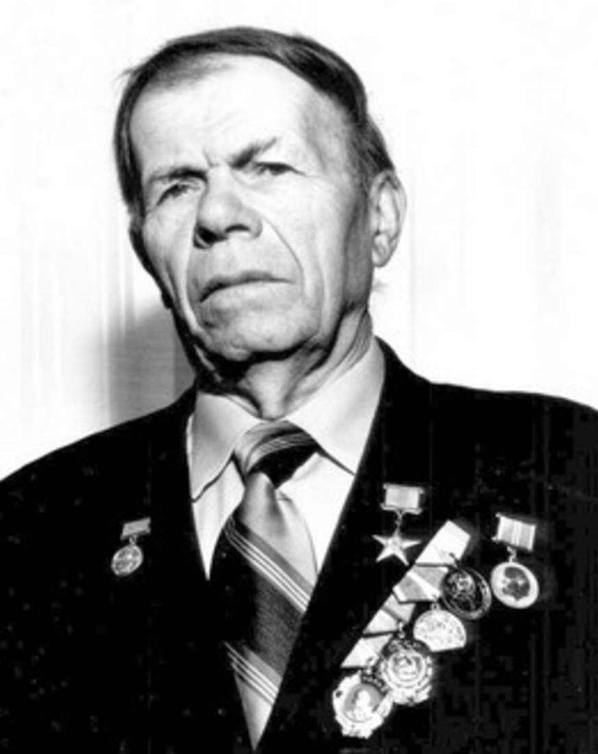  Герой труда, первый директор ОПХ "Солянское" Михаил Шаламай
