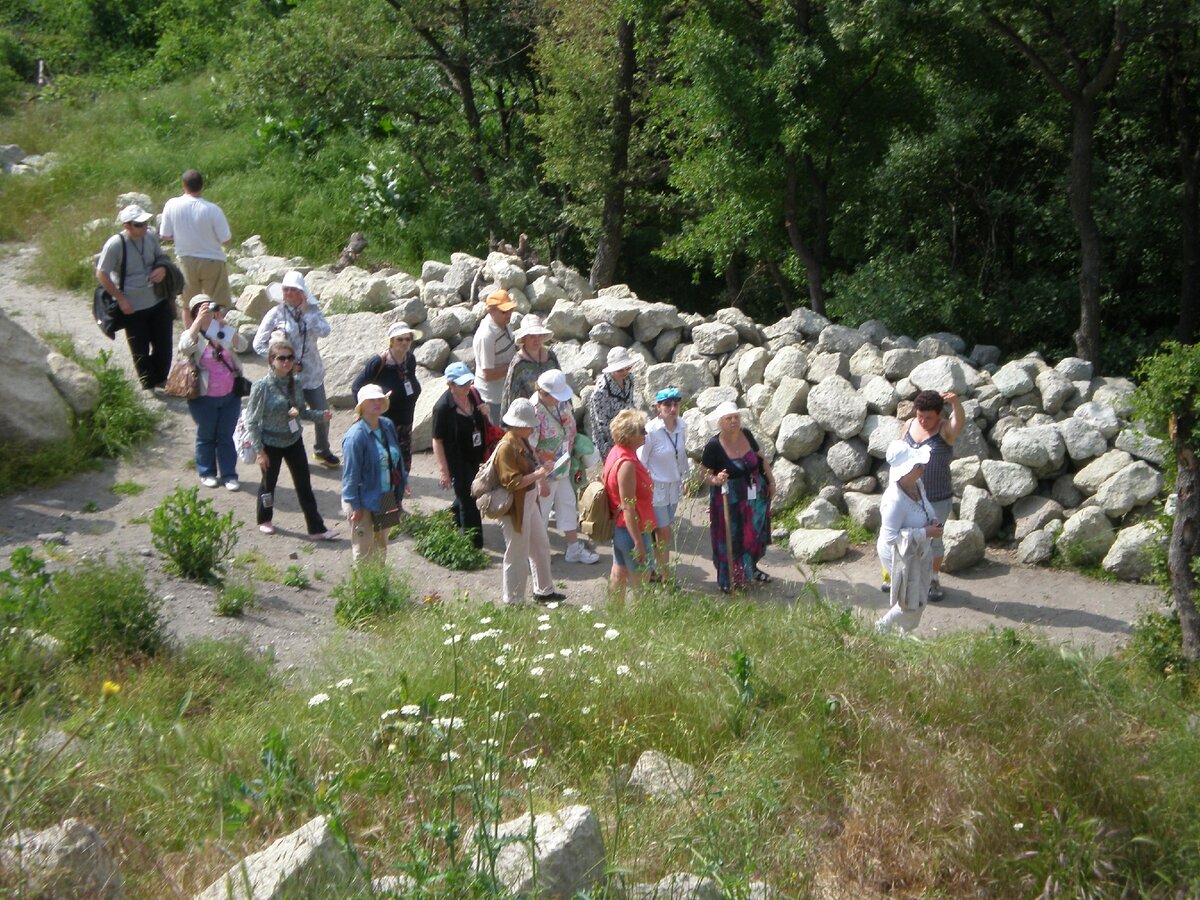 Инициативная группа Авторского проекта СОТАТ посещает древнее фракийское святилище Перперикон