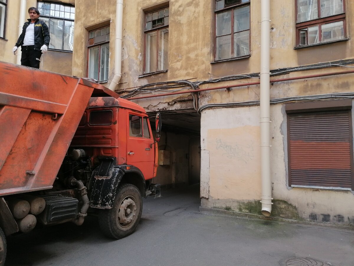 Дом трех Бенуа - пожалуй, самый большой дом в Санкт-Петербурге | По свету  на колесах | Дзен