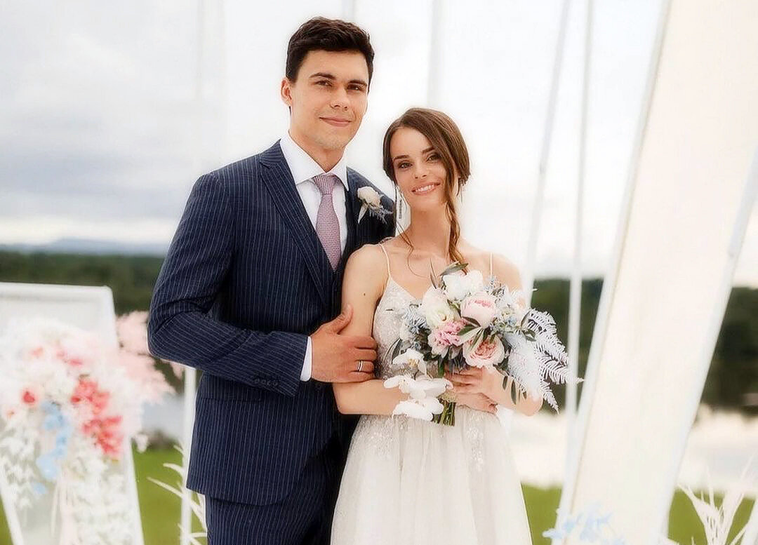 Фотографию со свадебной церемонии супруга Зуба опубликовала в Инстаграме