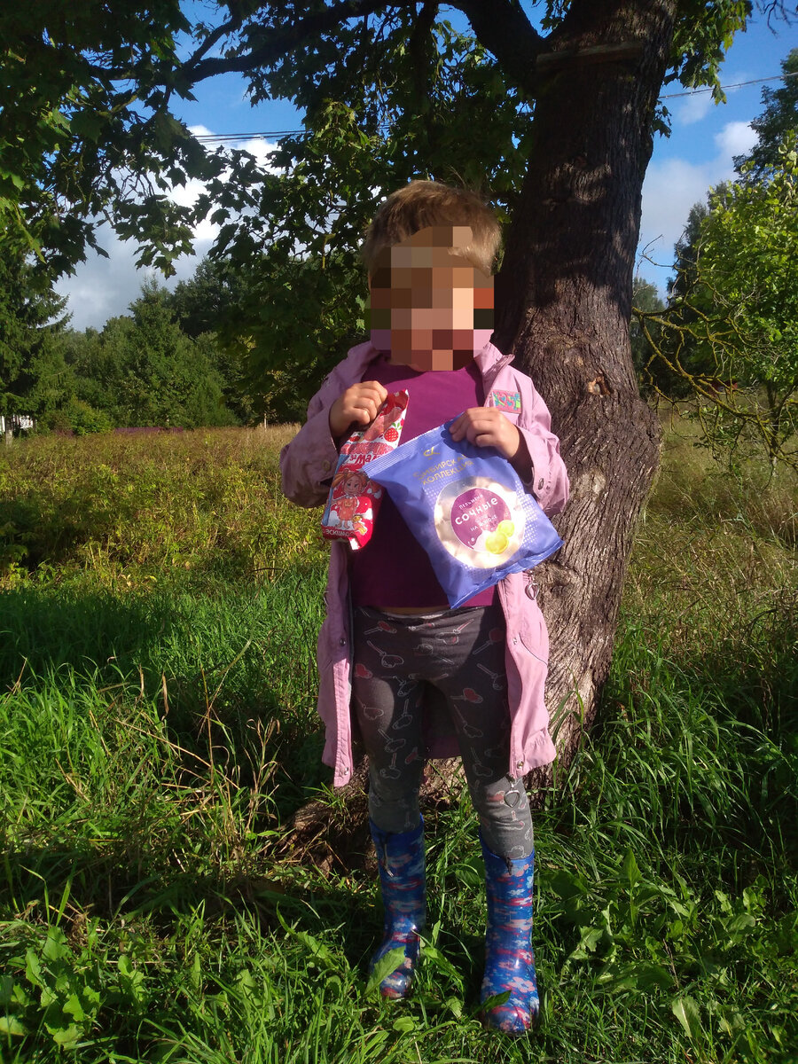 Дочь шести лет ходила в магазин - я следила за ней