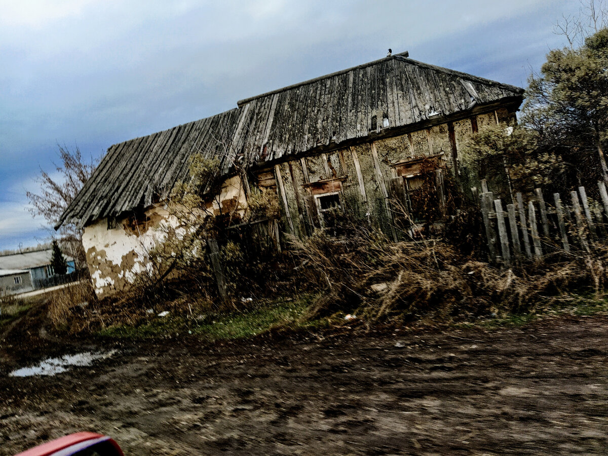 Заброшенный дом, почти такой, как в моем рассказе. 