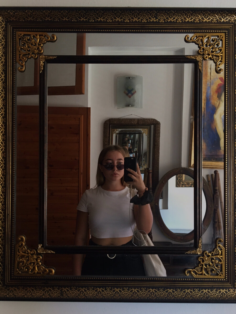 Instagram: black_chock