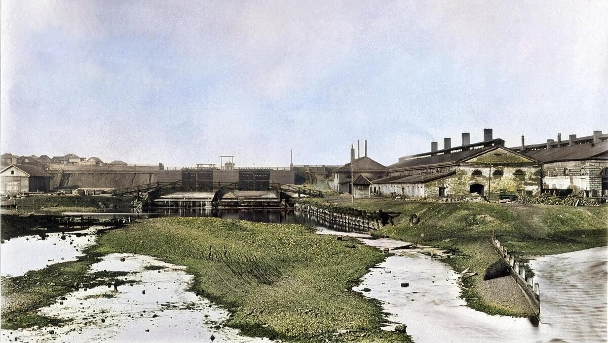 Заводская плотина.