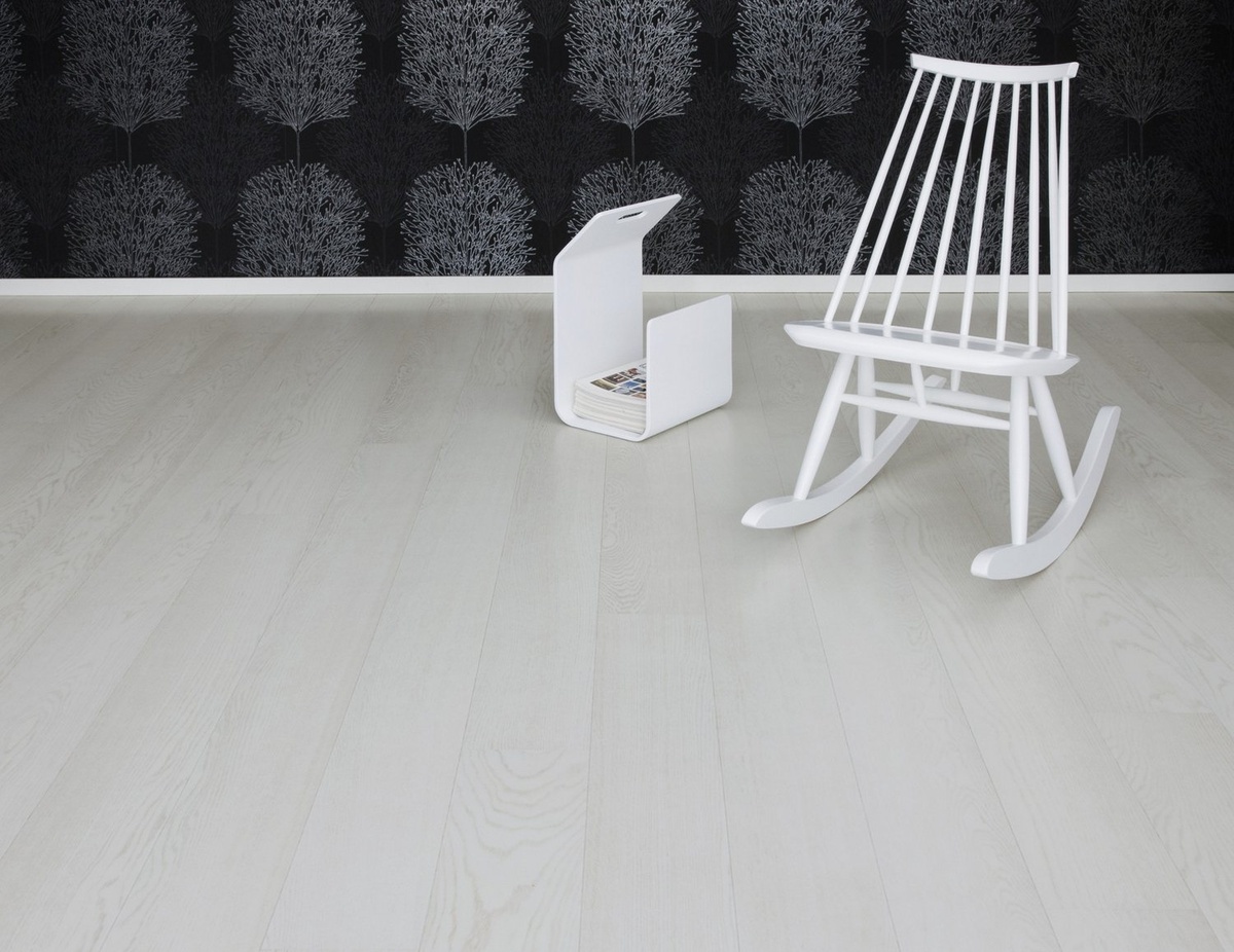 Белый паркет в интерьере