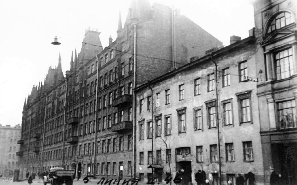 Вид на "готический" дом (фото 1960-х)
