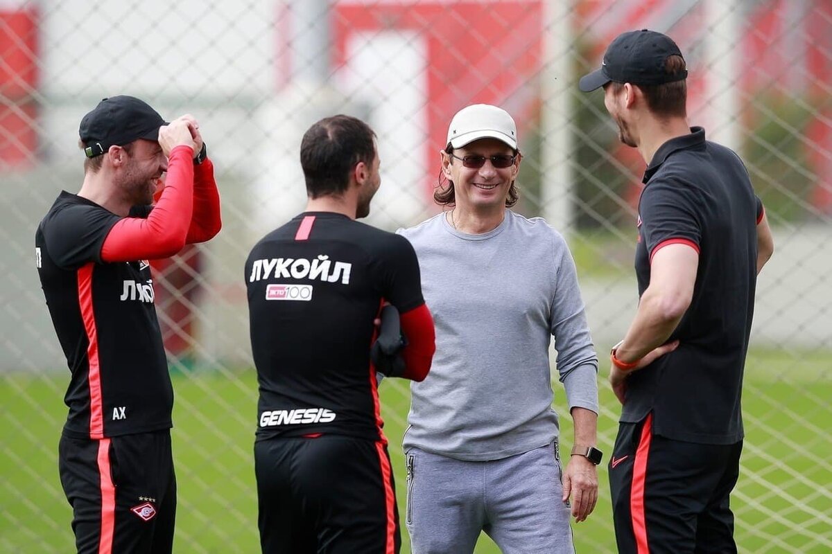 Л. Федун с игроками