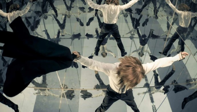 Зеркала вокруг себя