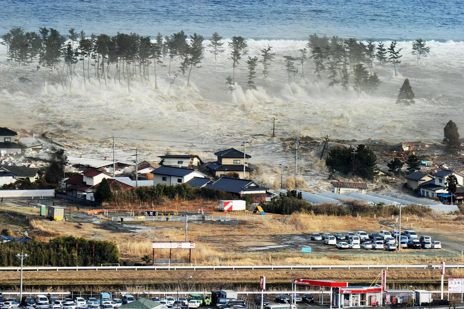 цунами в японии 2011 год