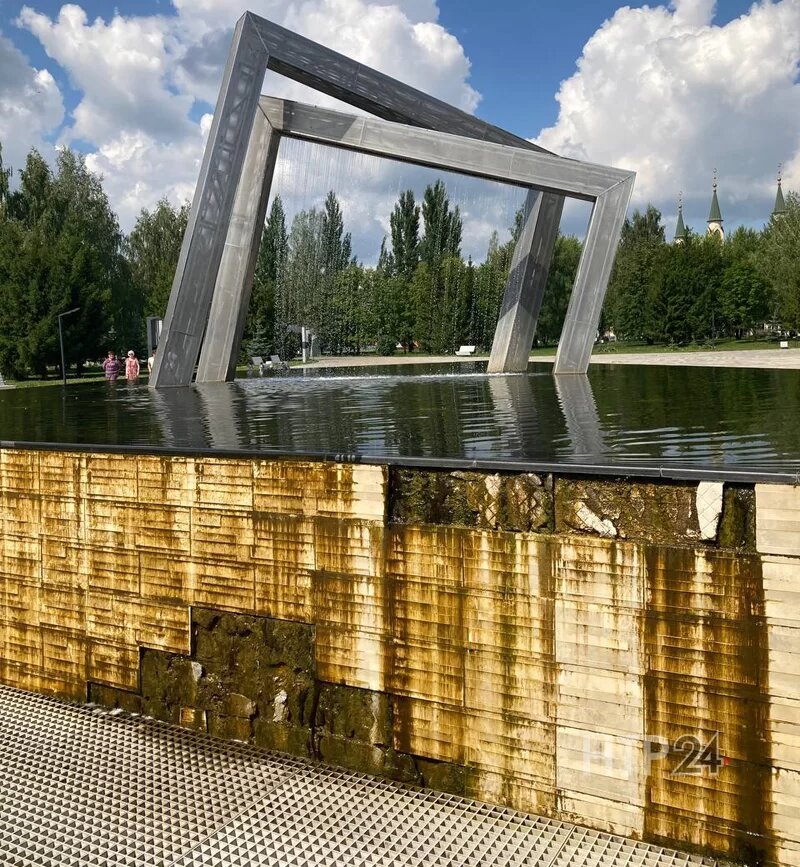    Фонтан в сквере имени Николая Лемаева в Нижнекамске // Фото автора