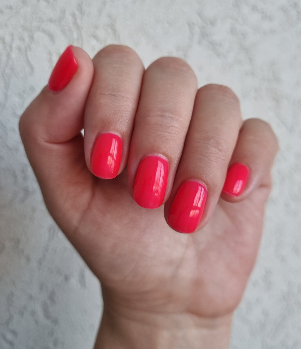 (Летние цвета в маникюре тоже пора менять на унылые офисные осенние)