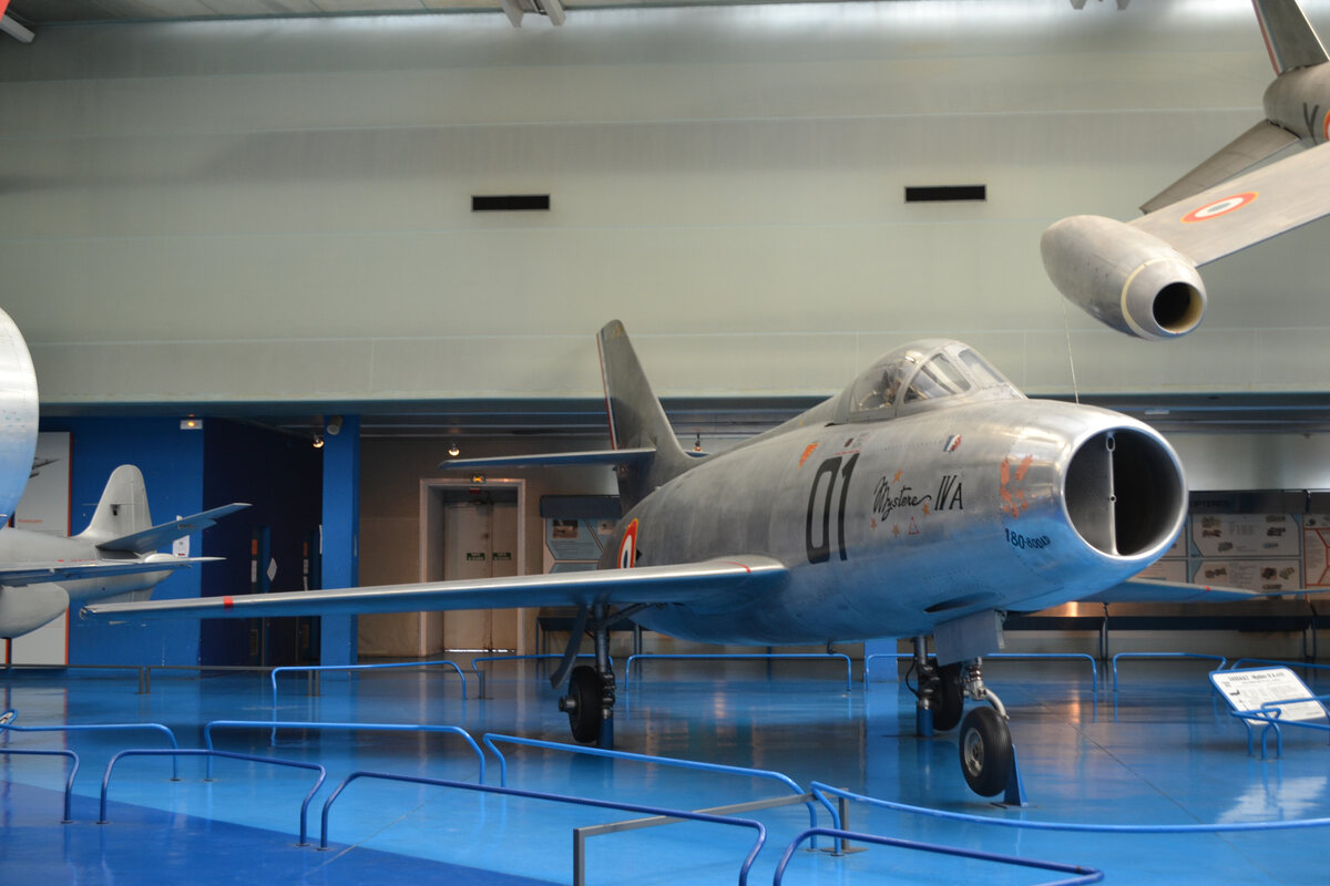 Первый опытный истребитель Дассо «Мистер» IV-01 – ныне экспонат Музея авиации и космонавтики Ле Бурже. Фото: С.Г. Мороз