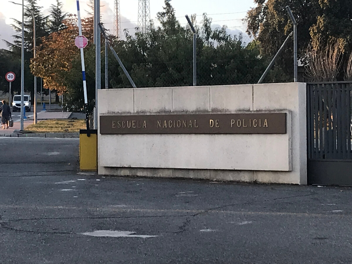 Вспомнился американский сериал из девяностых