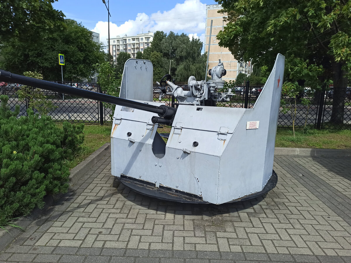 Тут были и различные виды орудий и торпеды и мины ( в ассортименте) Листайте!