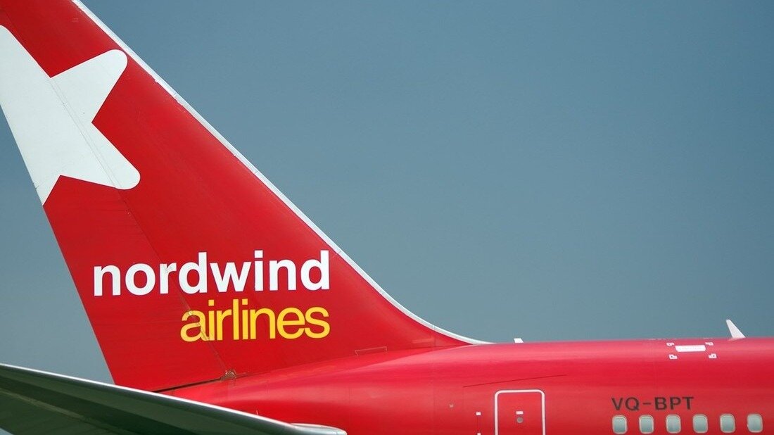     Несколько пассажиров рейса Сочи — Москва авиакомпании Nordwind, которых в течение часов не выпускали из душного борта, теперь сдали билеты. Рейс должен был вылететь в 12:25, но сделать это удалось лишь в 16:50. Пассажирам не давали покинуть салон пока устранялась техническая неисправность.