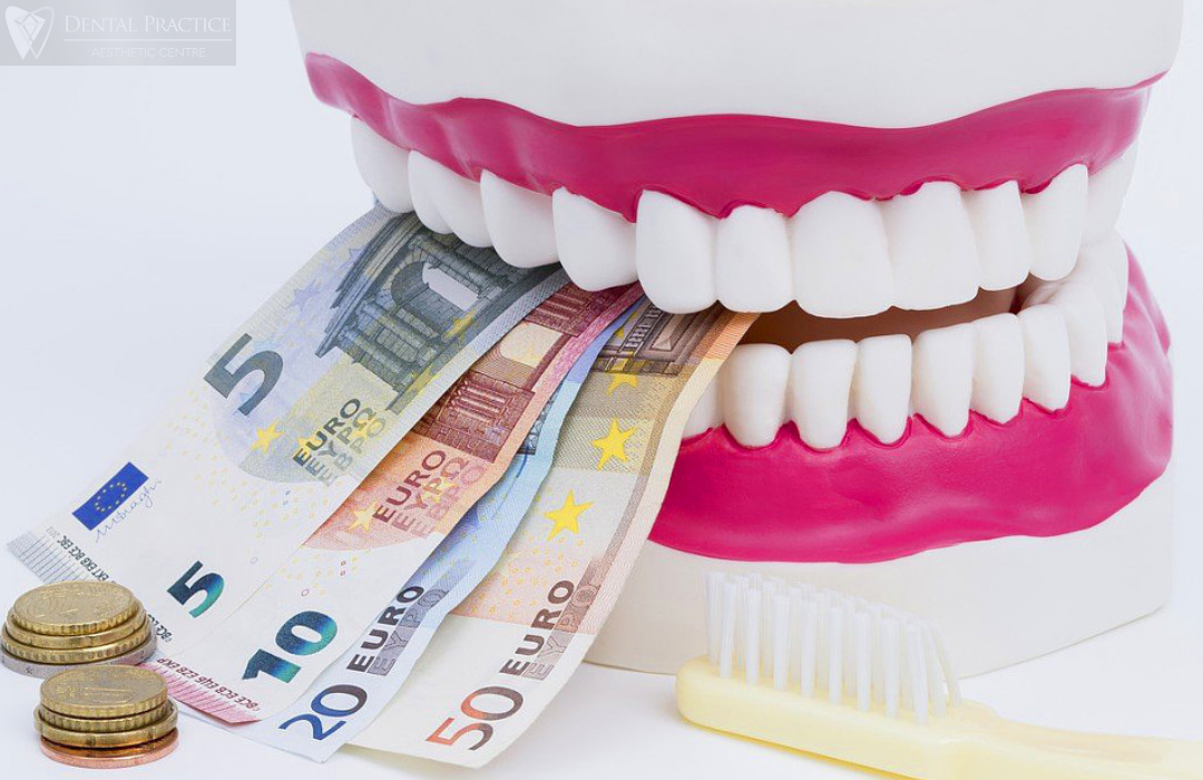 Возмещение за зубы. Стоматолог и деньги. Деньги в зубах. Экономия в стоматологии. Богатый стоматолог.