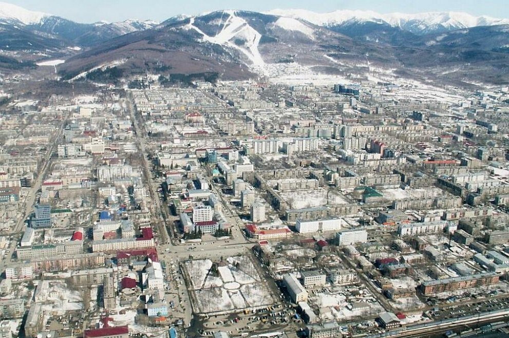 Сахалин время. Сахалин Южно-Сахалинск. Центр города Южно-Сахалинска. Столица Сахалина Южно-Сахалинск. Остров Сахалин город Южно Сахалинск.