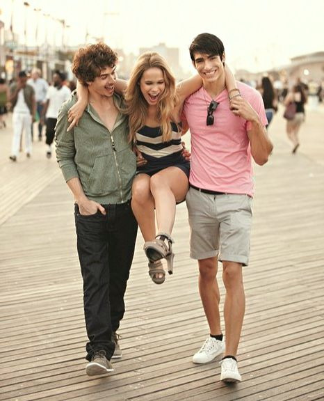 мжм
два мужчины и девушка
отношения
