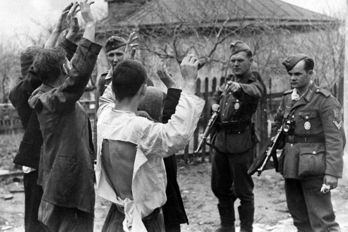 Источник: http://history-doc.ru/za-chto-nemcy-xoteli-rasstrelyat-kazhdogo-pyatogo/