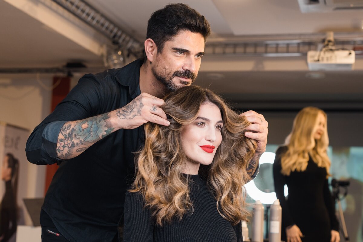 На фото: Тьяго Априджио. Амбассадор Keune (Бразилия). Мастер-класс по балаяжу в Москве