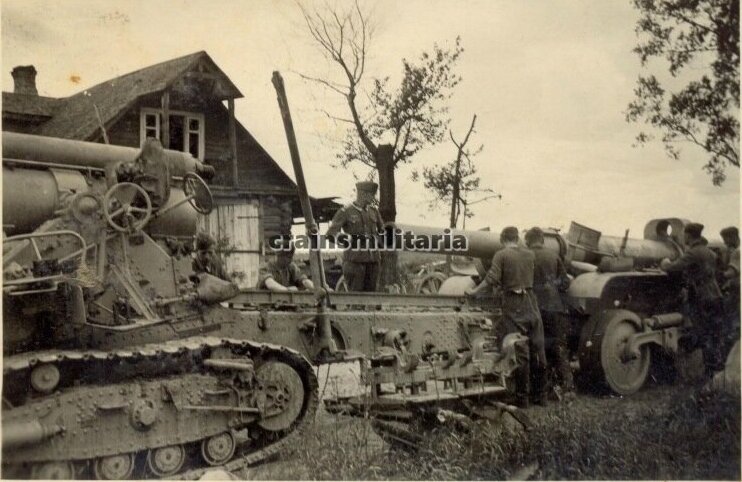 Трофейная советская 203-мм гаубица Б-4 образца 1931 года. в процессе возки