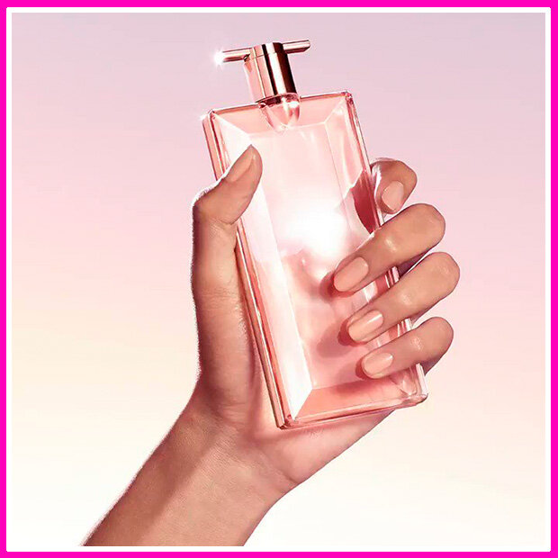 к чему снятся духи женские во флаконе. необычный дизайн духов. к чему снятся духи женские во флаконе. парфюм и цветы. красивые флаконы для духов.