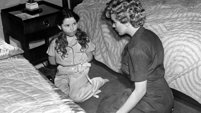 Кадр из фильма «Можешь не стучать» 2