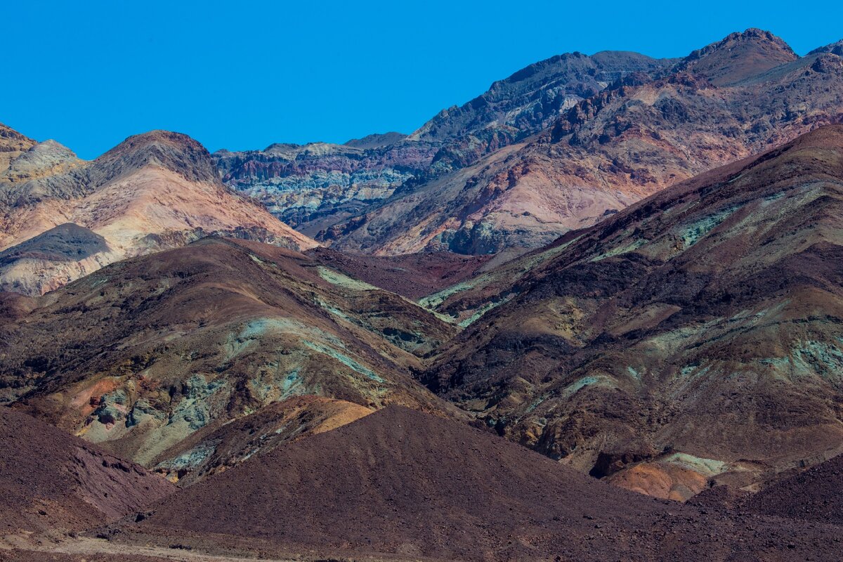 https://unsplash.com/photos/EXdO9Z9Aof0