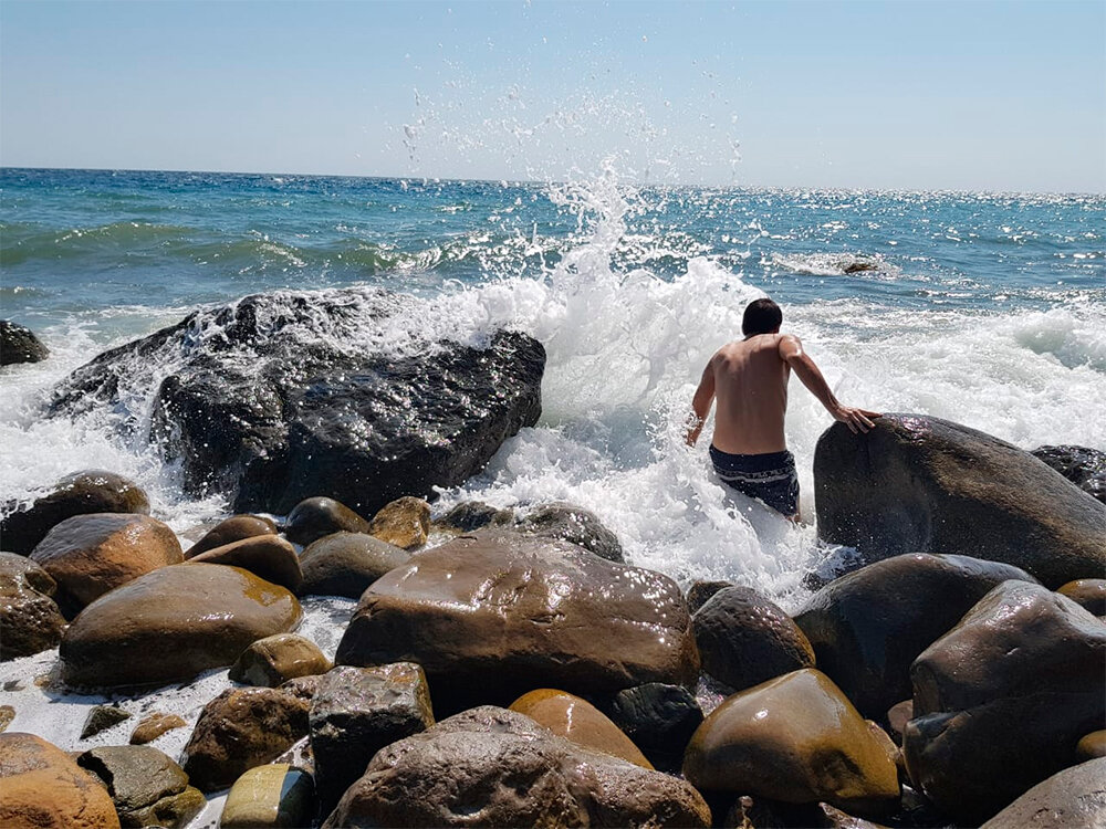 Фото автора. Особенно запомнились ушибленные кости - камни очень скользкие)