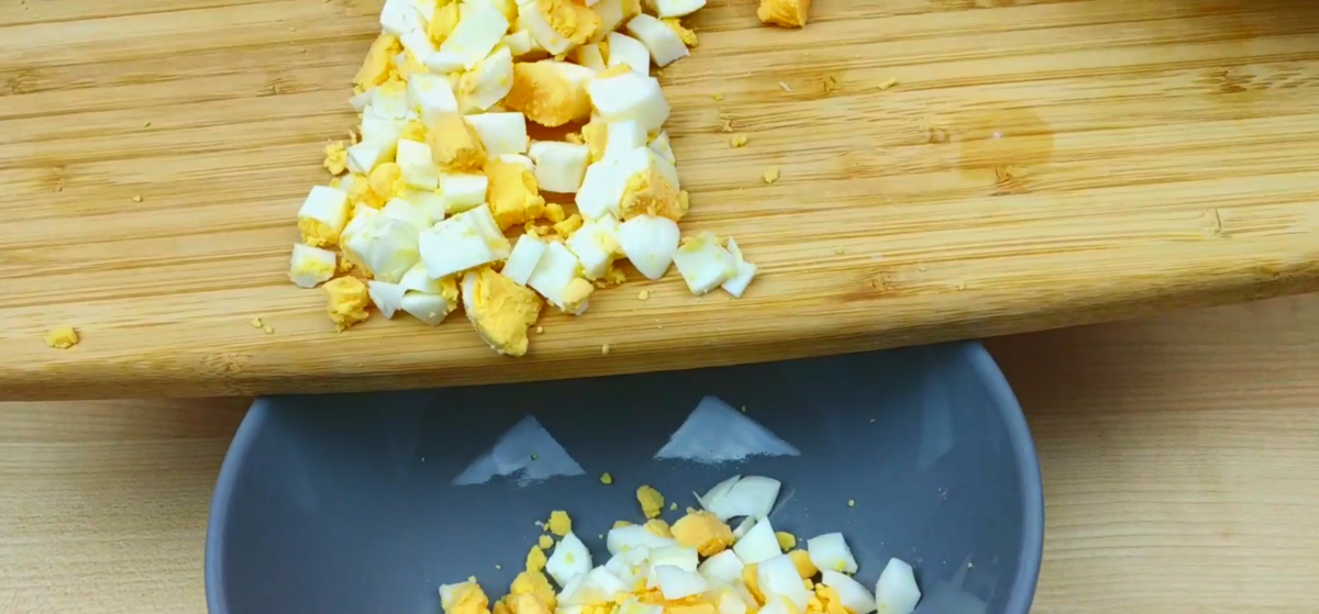 яйца в миске