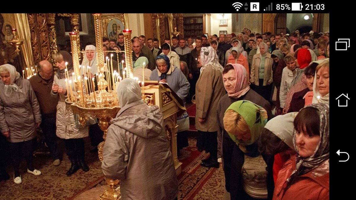 фото Польза от посещения церкви по воскресным и субботним дням